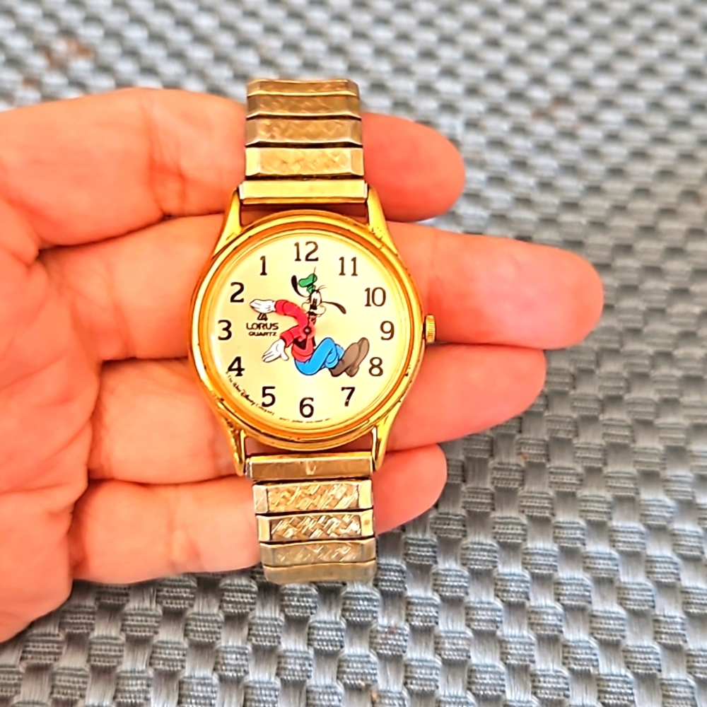 Rare Vintage Goofy Backwards Watch